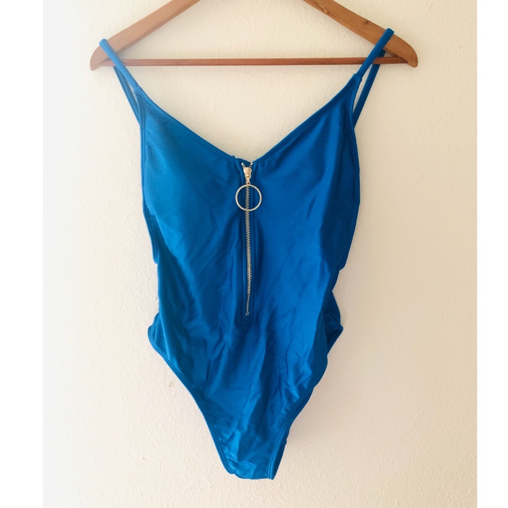 Cheeky One-piece Swimsuit
